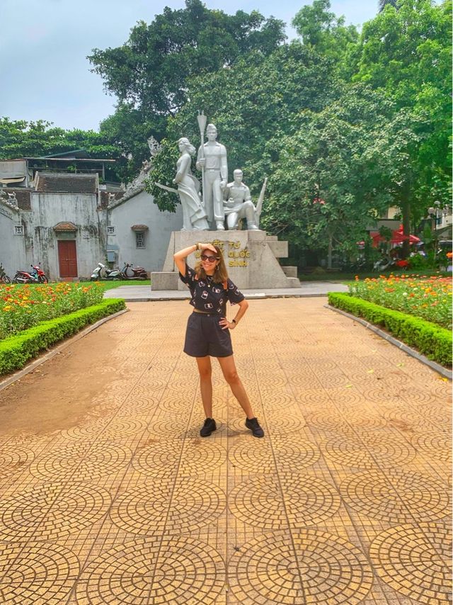 Roaming Hoan Kiem Lake