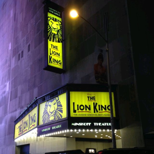 EMPiRE STATE BILL  BROADWAY  NEW YORKTIME'S SQUARE