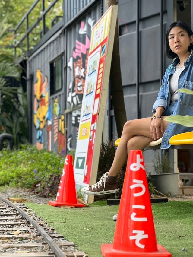 ละลานตา​ ภูเขา+ต้นไม้+ลำธาร