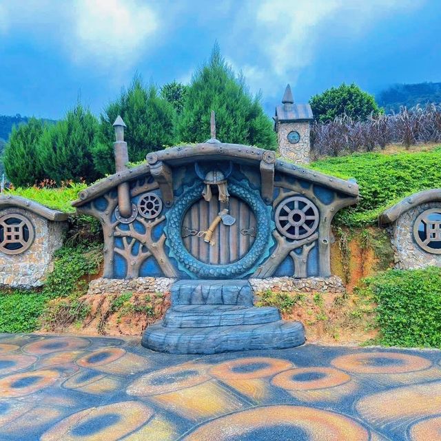 Hobbitoon Village