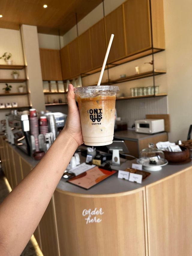 Onibus Coffee Bangkok ซามุไร ใจกลางกรุง 🇯🇵