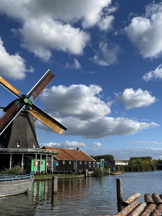 หมู่บ้านกังหันลมโบราณ Zaanse Schans - Netherlands