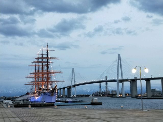Shinminato Bridge