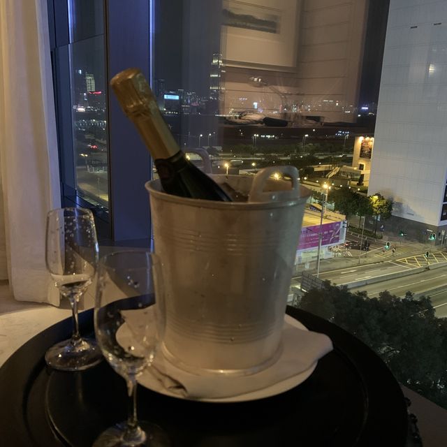 香港文華東方酒店，一流服務🏨