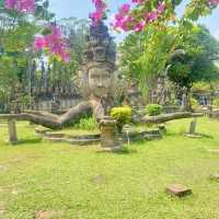 สวนพระ Buddha Park หรือ สวนวัฒนธรรม เซียงควร