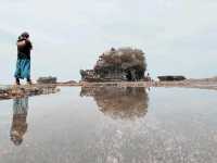 峇里島著名地標 - 只有潮退時間才能走近的海神廟 