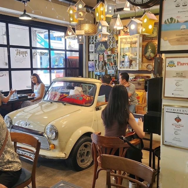 Homely Vintage Cafe with a CAR??