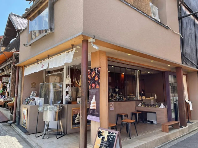 「清水寺旁的HISAYA CAFE，享受櫻花美麗」