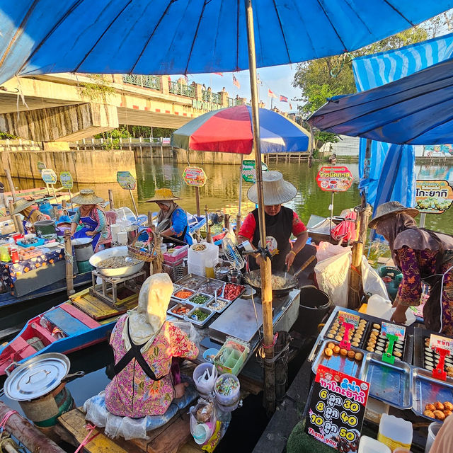 Khlong Hae: A Floating Feast for the Senses