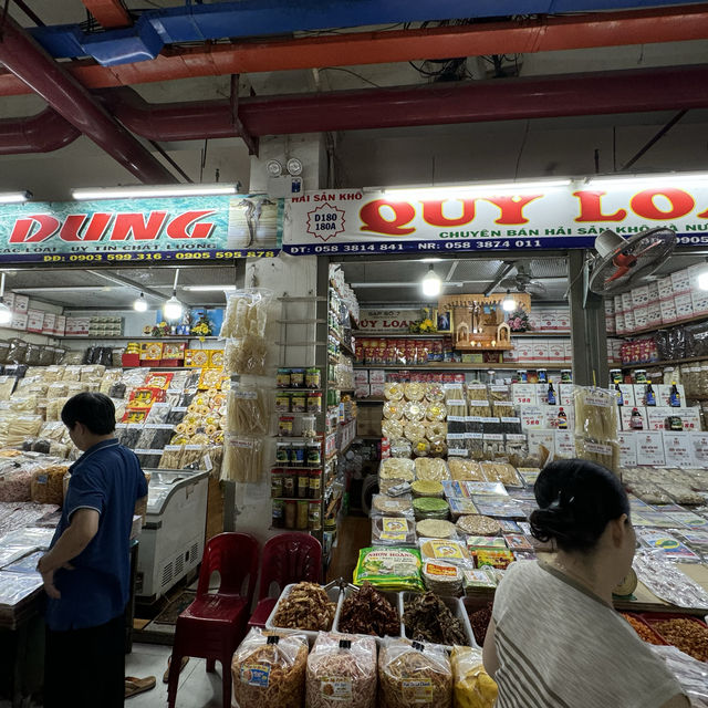 ตลาด Dam Market (Chợ Đầm)