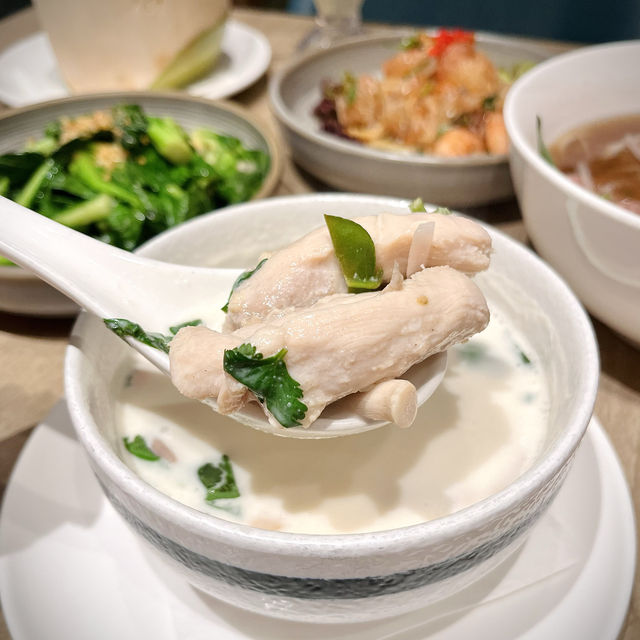 去朗豪坊睇戲前後有美食醫肚！