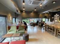 臺中西屯 店員十分親切的一間咖啡館 STARBUCKS 星巴克 (朝富門市)