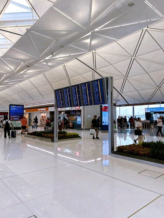My Memorable Experience at Hong Kong International Airport