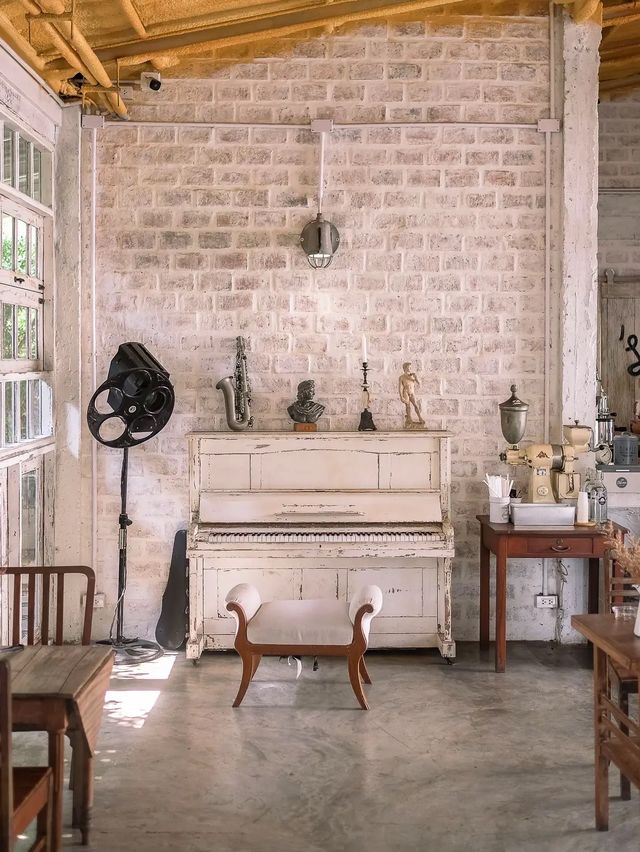 Slōlē Cafe คาเฟ่ฟีลเขาใหญ่ ย่านลาดพร้าว 🏡