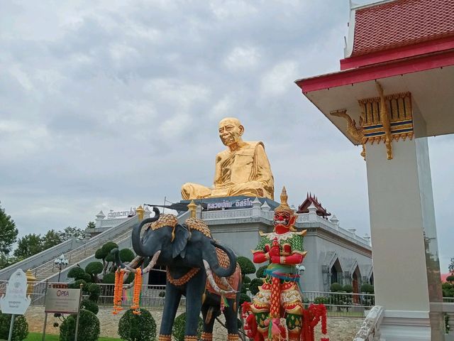 สักการะองค์พระใหญ่ วัดละหารไร่ จ.ระยอง