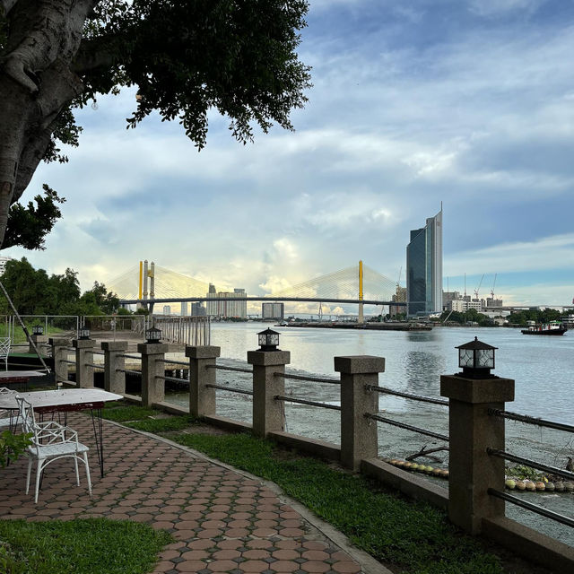 โรงแรมสไตล์วินเทจริมแม่น้ำเจ้าพระยา