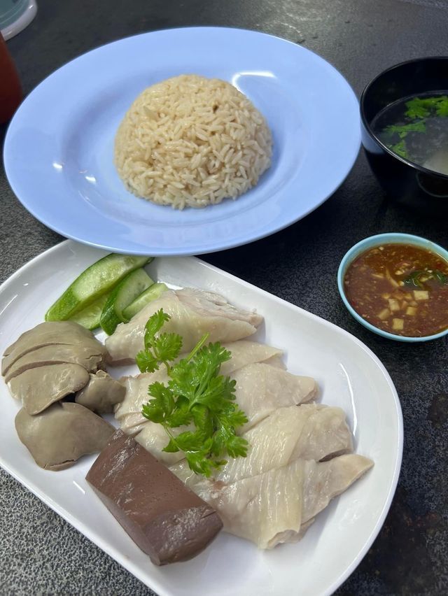 โกบิ๊ก ข้าวมันไก่ 🐔🍴
