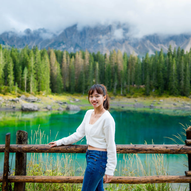 🇮🇹 A very beautiful Lake Carezza, Dolomites, Italy