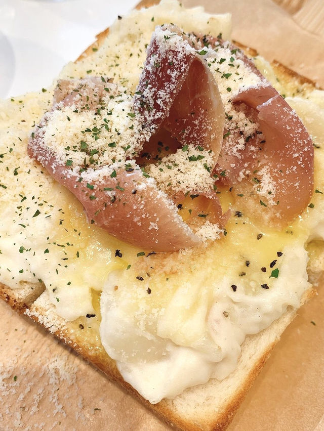 【福岡カフェ】季節ごとにかわるパフェが人気のアットホームなお店✨