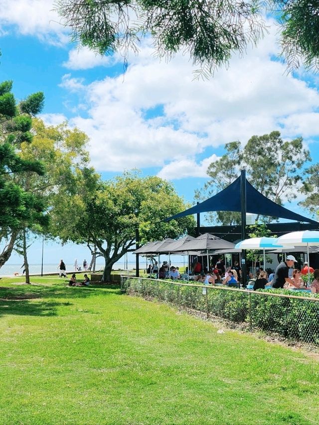 🇦🇺 Popular Waterfront Cafe in Sandgate, Queensland, Australia