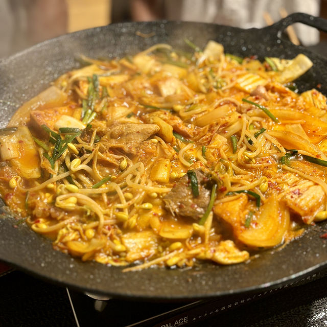 【大阪・梅田】オモニ自慢の絶品てっちゃん鍋「韓国鍋 オモニ 梅田店」