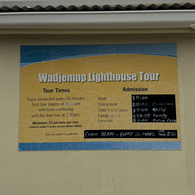 Wadjemup Lighthouse：羅特尼斯島的燈塔奇觀 🌅🏮