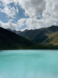 Guide to hiking Kol Tor Lake (the BLUEST LAKE EVER)