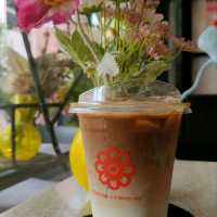 คาเฟ่และอาร์ตแกลอรี่ลับๆย่านลาดพร้าว 71