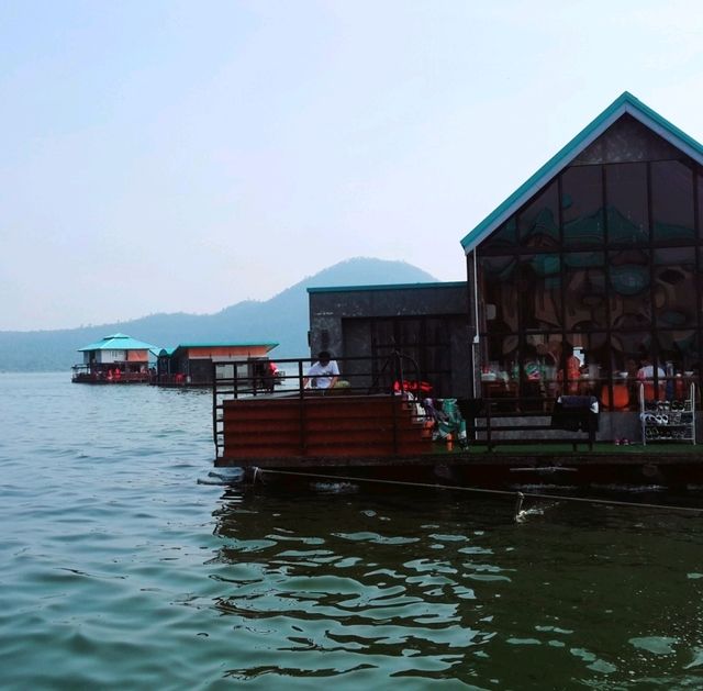 ล่องแพ นอนท้ายเขื่อนศรีนครินทร์