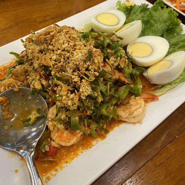 ร้านเป๋นปลาเป็น - ร้านเด็ดนครพนม วิวริมแม่น้ำโขง
