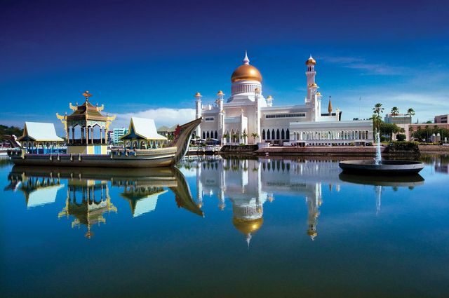 Brunei: A Hidden Gem of Flavor, Scenery, and Warm Smiles