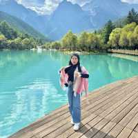 The Bluest lake I’ve ever seen. This is not Switzerland, this China.