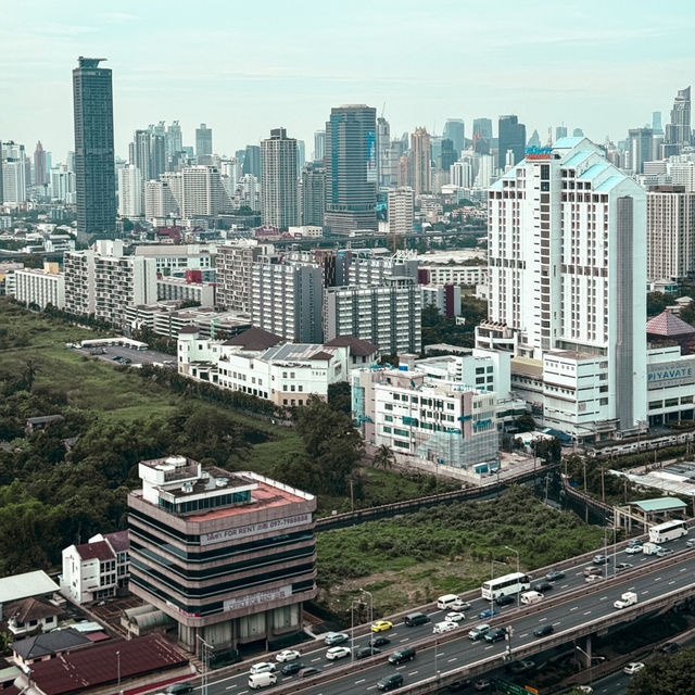 Top Travel Hacks for Enjoying Bangkok’s Cityscape from Your Hotel