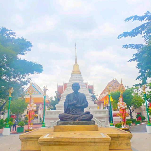 ไหว้ "พระเเซกคำ" เเห่งวัดคฤหบดี