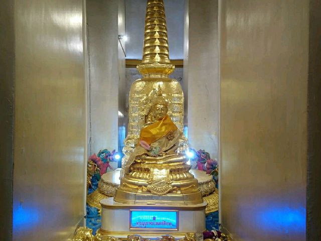 เดินขึ้นภูเขาทอง..วัดสระเกศ