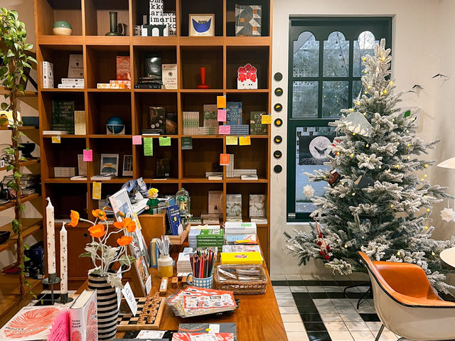 ที่พักในร้านหนังสือ 