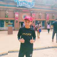 Enjoy This moment at Tambun Lost World