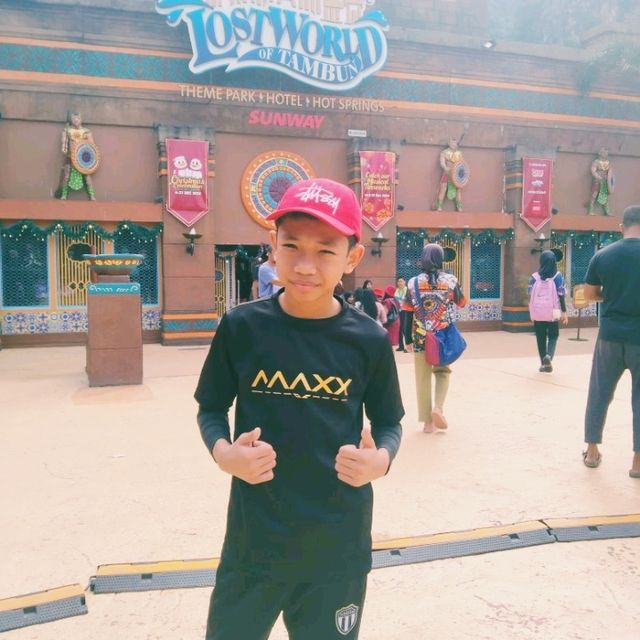 Enjoy This moment at Tambun Lost World