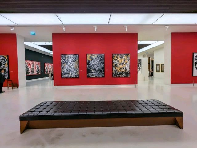 曼谷國寶級雕塑畫作展館：Moca Bangkok 曼谷當代藝術館