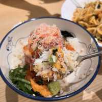 韓国🇰🇷贅沢に具材が使われている海鮮丼がとても美味しいお店