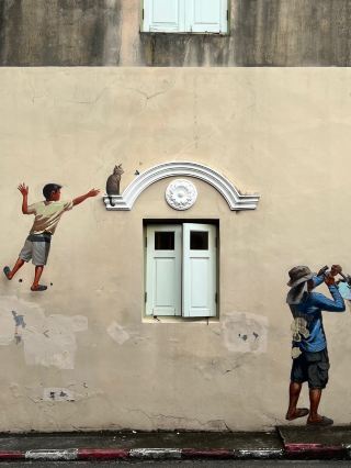 Street Art in Trang: Beautiful Street Art