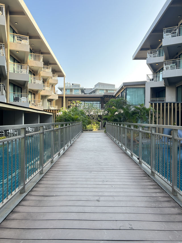 โรงแรมสุดหรู ติดริมหาดเจ้าหลาว 
