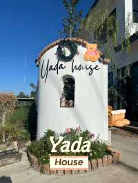 Yada House ไอศกรีมเบเกอรี่ นครพนม🍦