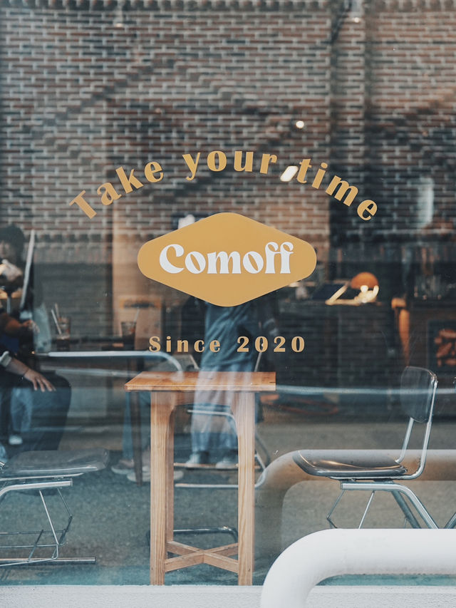 首爾林 咖啡聽新亮點！簡約又溫暖的 Comoff 咖啡廳 