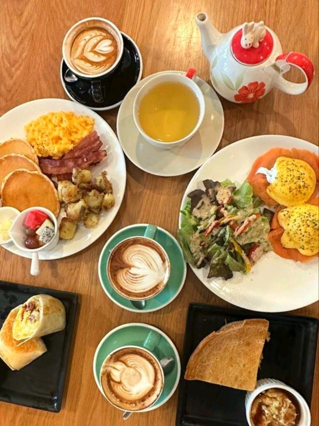 Breakfast Story Phrom Phong