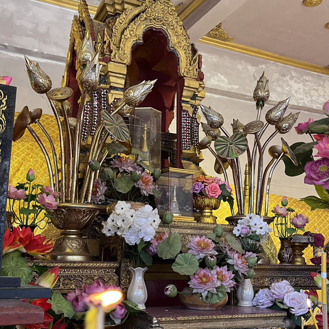 เข้าวัดทำบุญ ที่วัดมหาธาตุวิหารราชบุรี 