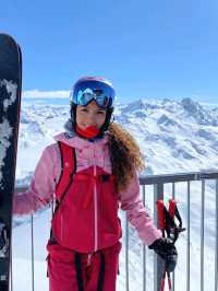 ⛷️ Skiing in the Alps: A Winter Wonderland of Adventure & Beauty 🏔️❄️