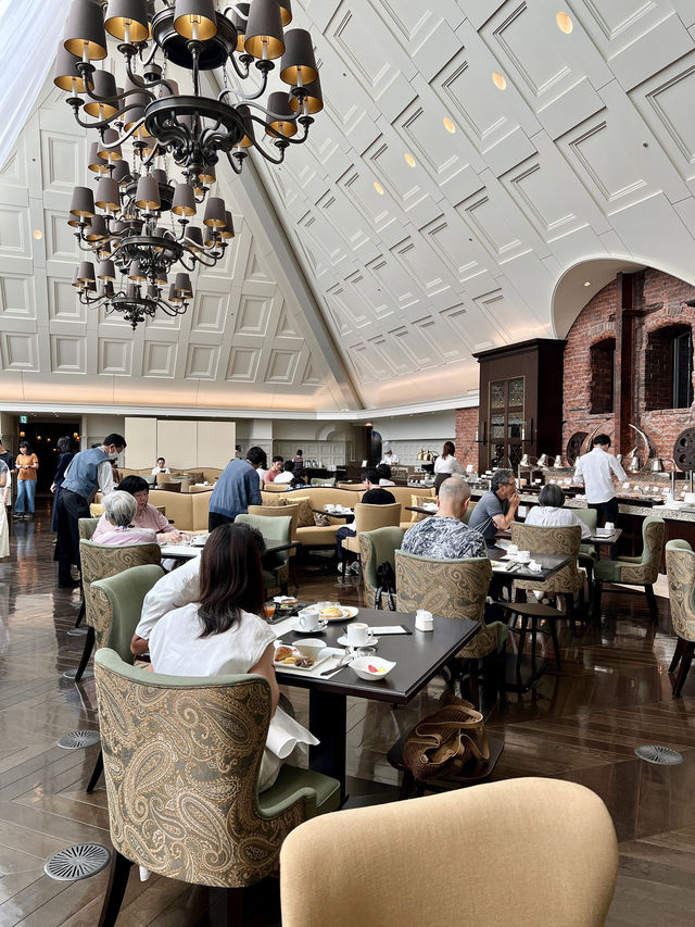 Breakfast at The Atrium at Tokyo Station Hotel