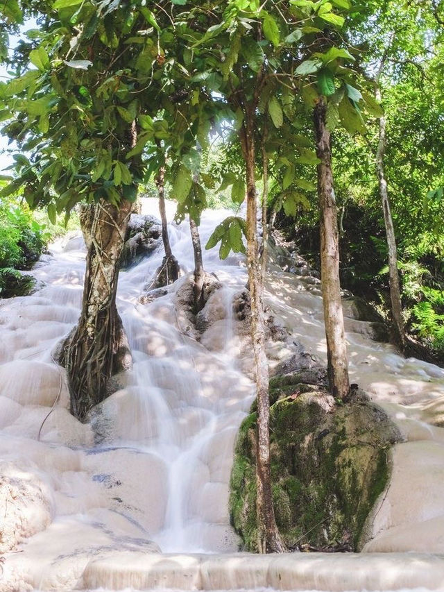 Climb a Waterfall Like Spiderman! 🧗‍♂️💦