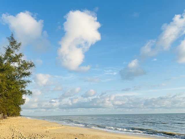 หาดทราย ทะเลม่วงงาม สิงหนคร สงขลา